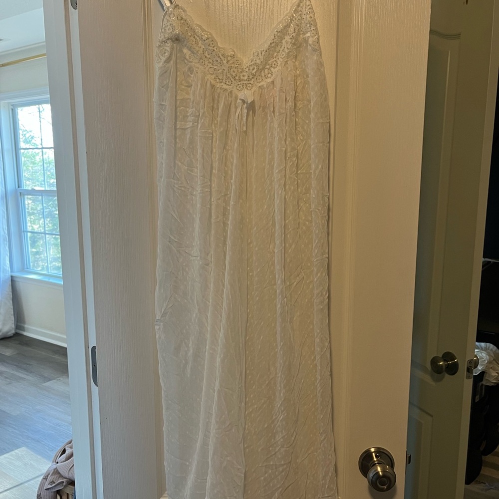 Oscar de la Renta White Lace Chemise